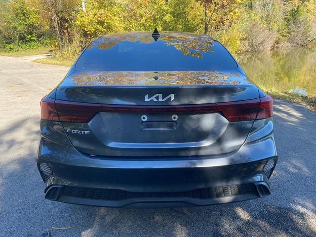 2022 kia forte lxs