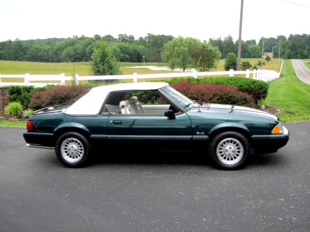 1990 mustang lx 5.0 convertible *7 up edition* *only 13k miles* *5 speed*