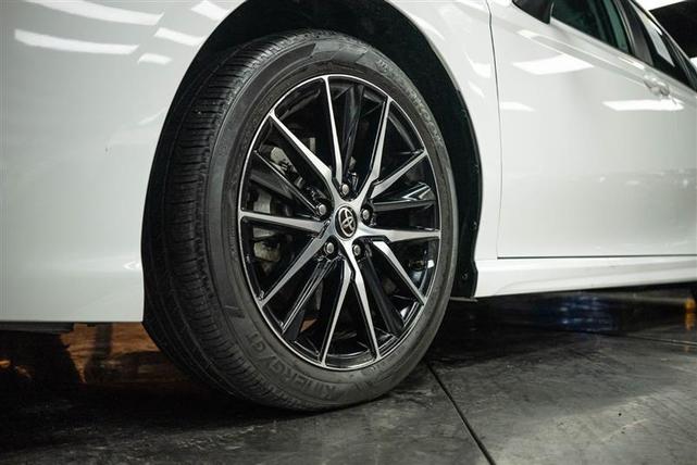 2022 toyota camry se