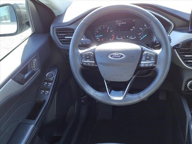 2022 ford escape se