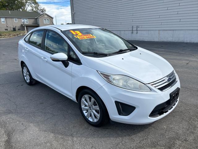 2013 ford fiesta se sedan