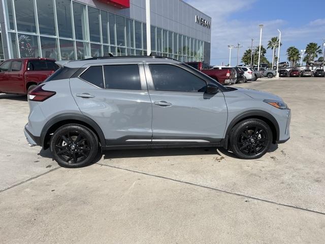 2021 nissan kicks sr