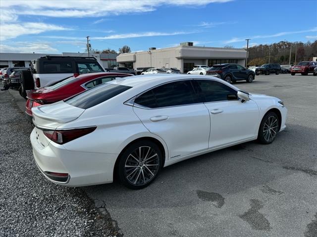 2022 lexus es 300h 300h
