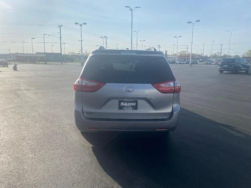 2017 toyota sienna in saint louis, missouri