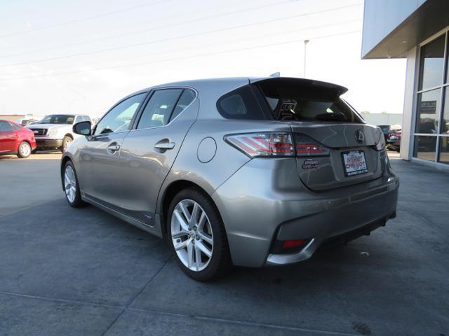 2017 lexus ct 200h base