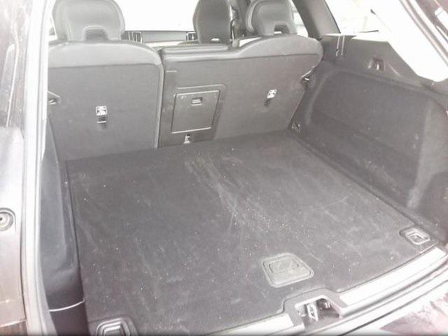 2024 volvo xc60 b5 plus dark theme