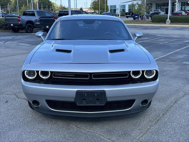 2020 dodge challenger sxt