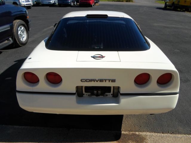 1988 chevrolet corvette 81k very clean car