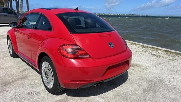 2014 volkswagen beetle 2.5l hatchback 2d in sarasota, florida