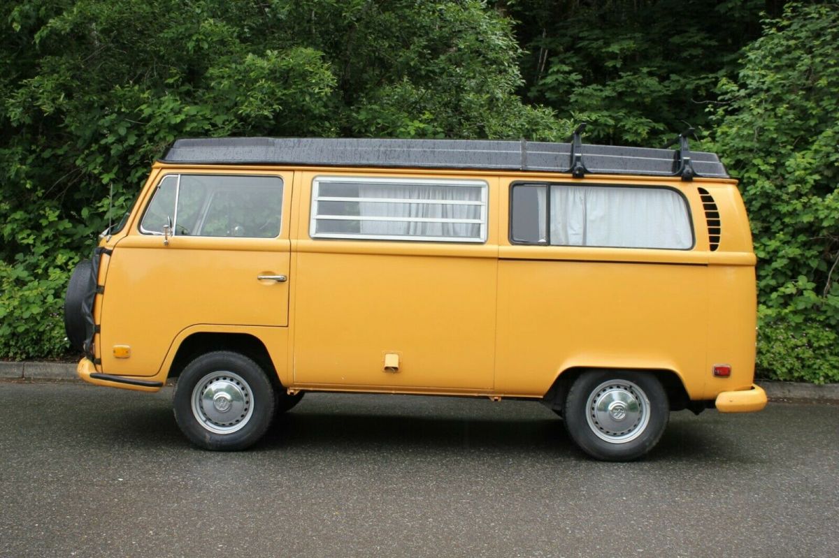 1971 volkswagen type 2 bus, new interior, superb condition