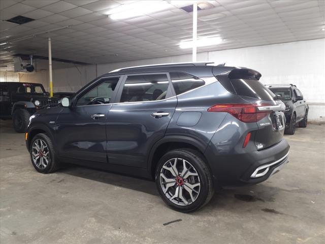 2022 kia seltos sx