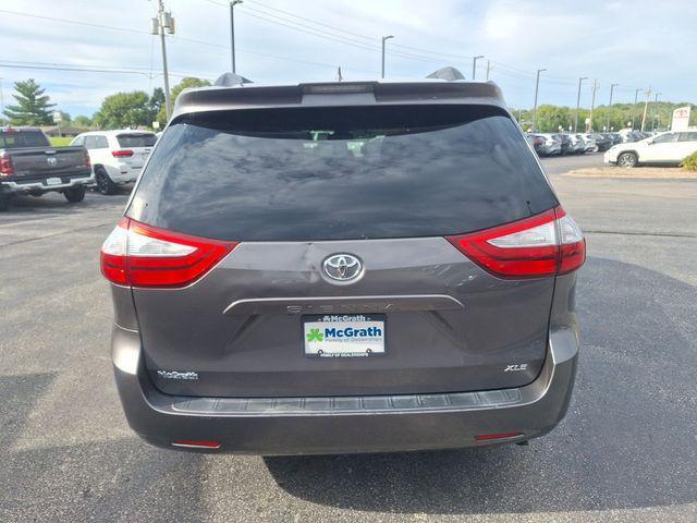 2019 toyota sienna xle