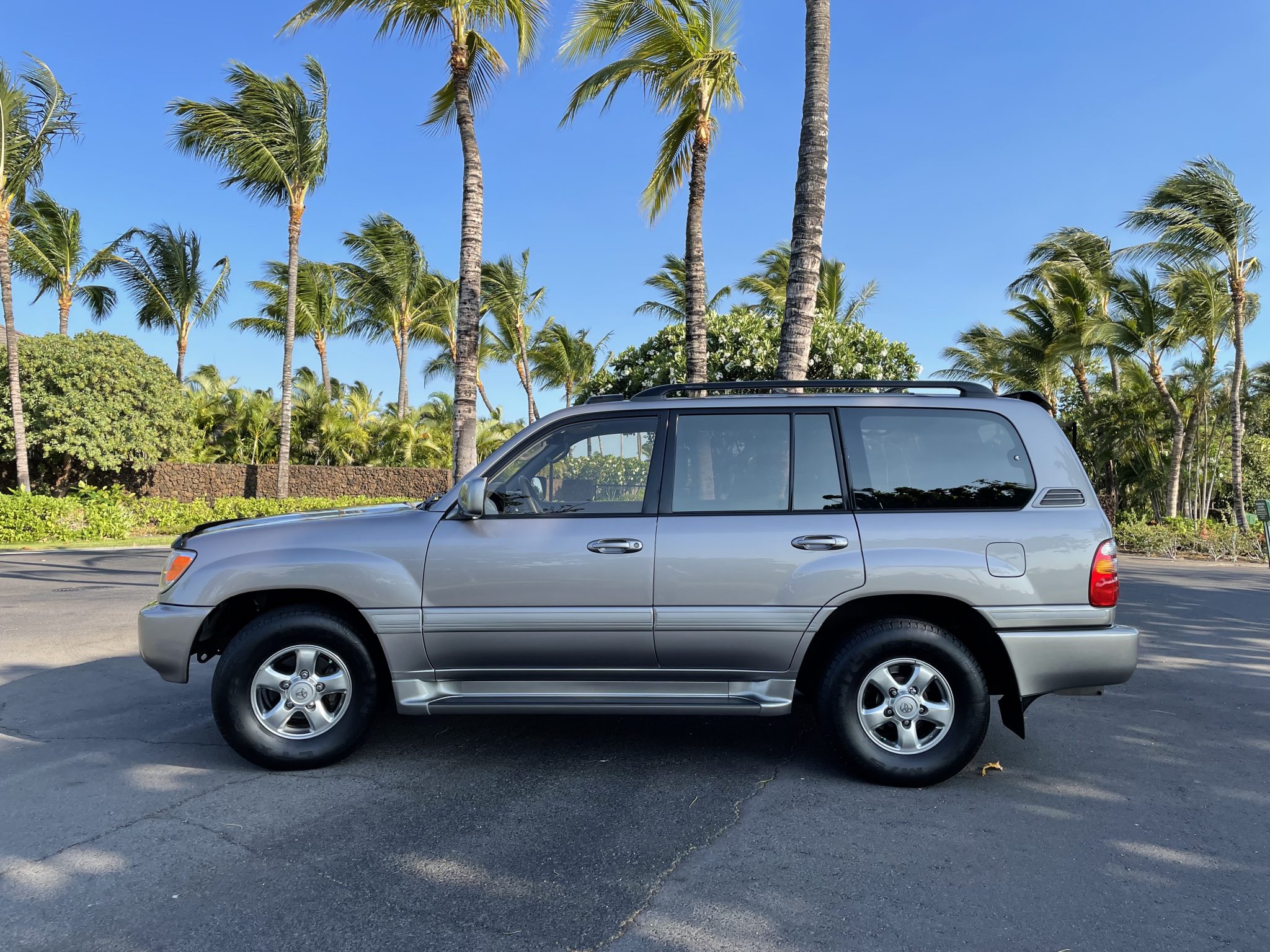 2002 toyota land cruiser uzj100