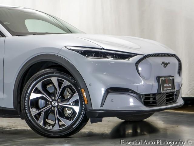 2021 ford mustang mach-e select