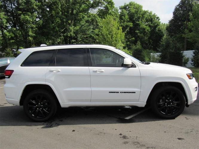 certified 2017 jeep grand cherokee 4wd laredo bristol, ct 06010 for sale in bristol, connecticut
