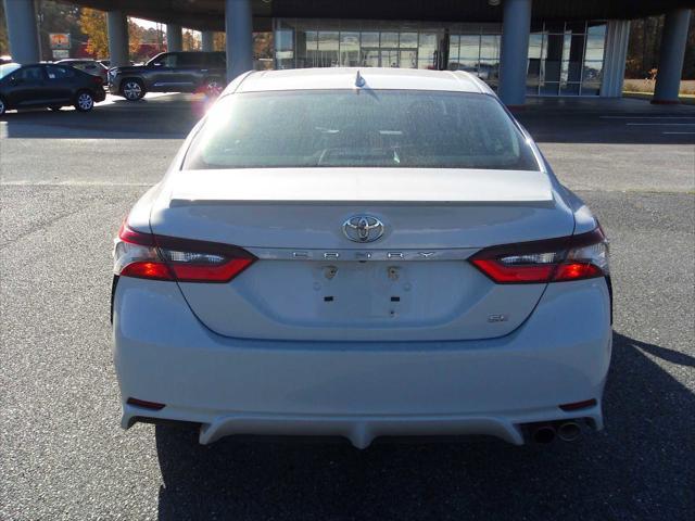 2022 toyota camry se
