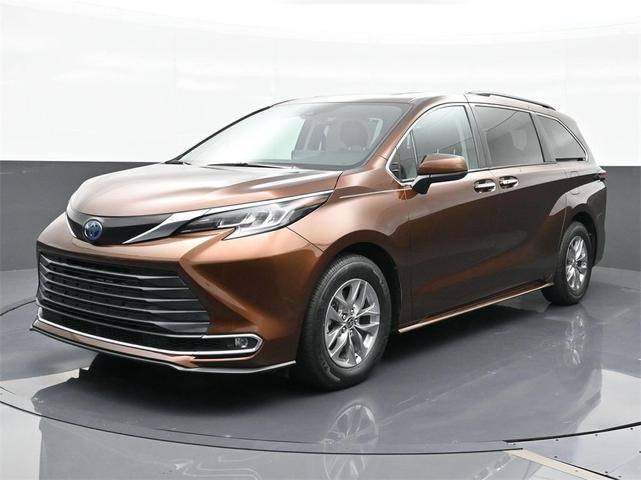 2022 toyota sienna xle