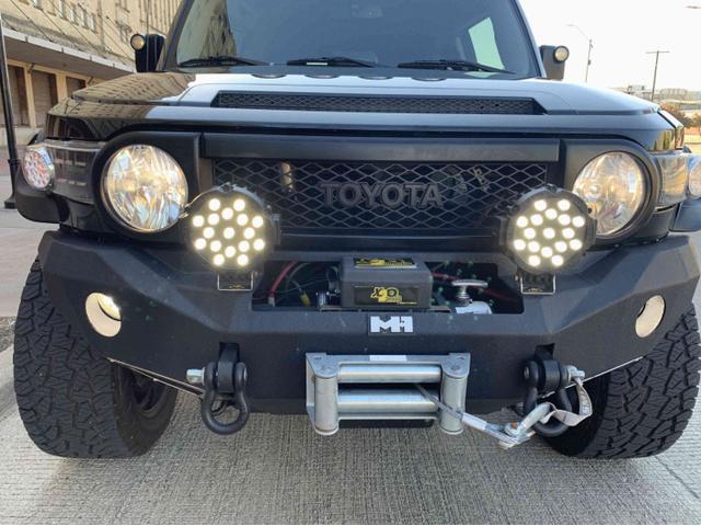 2014 toyota fj cruiser base