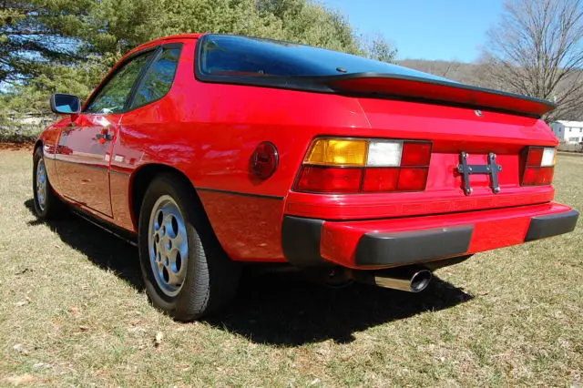 1987 porsche 924 s red w black 1 owner. very nice w.new clutch