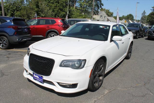 2021 chrysler 300 touring