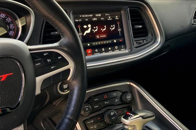 2018 dodge challenger sxt