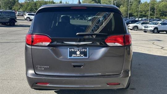 2022 chrysler voyager lx