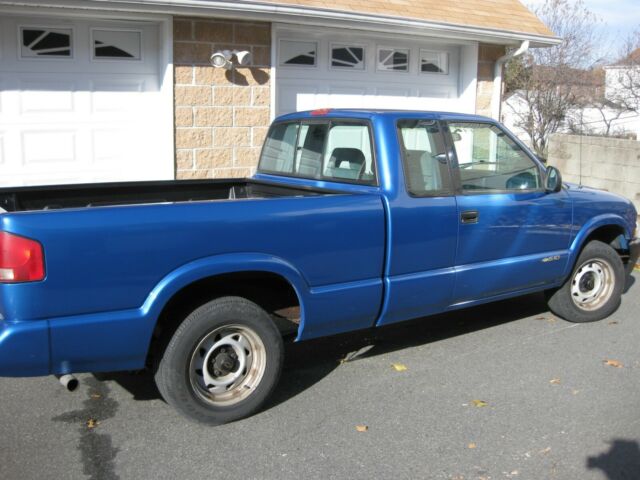 1994 chevrolet s-10 ls 67540 miles midnight blue extended cab pickup