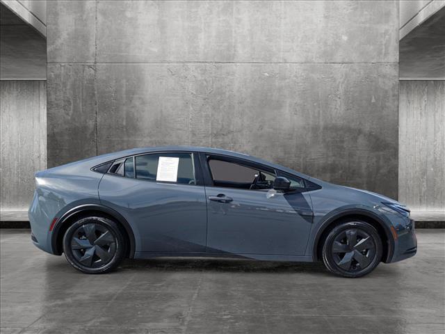 2024 toyota prius le