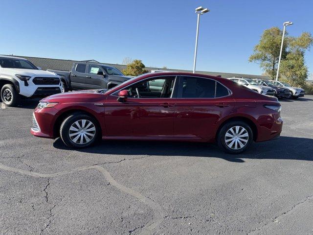 2021 toyota camry hybrid le