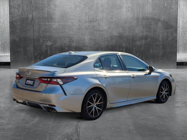 2022 toyota camry se