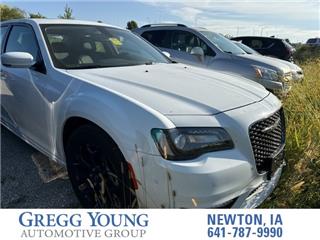 2023 Chrysler 300 touring l
