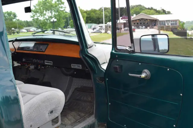 1961 international harvester b100, interceptor 350, power windows, cruise