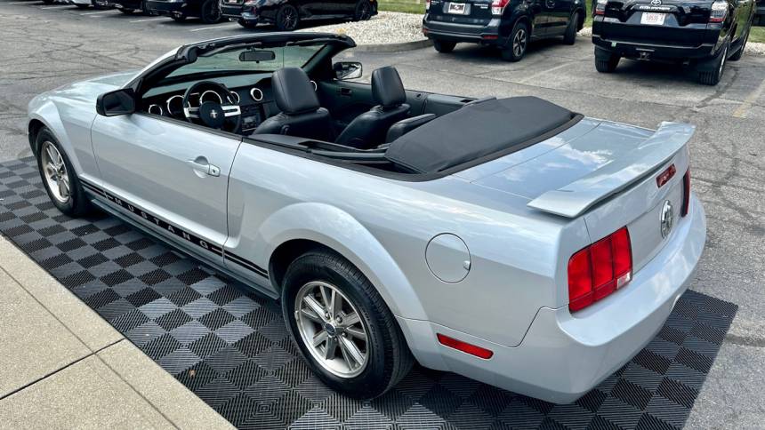 2005 ford mustang