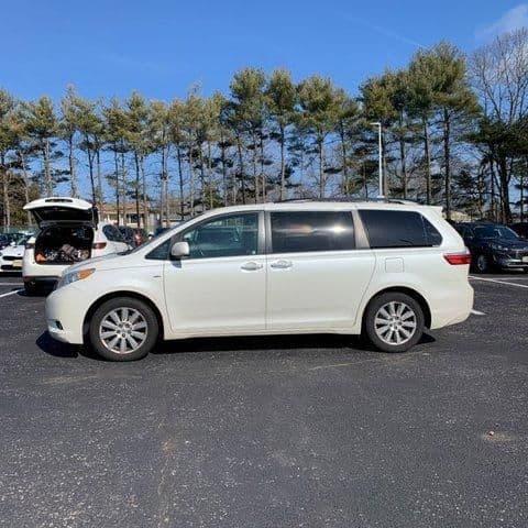 2017 toyota sienna xle 7-passenger awd in elizabeth, new jersey