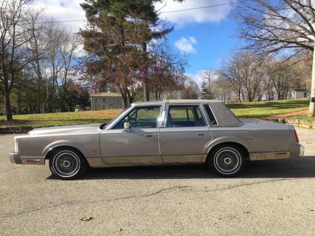 1989 lincoln cartier town car