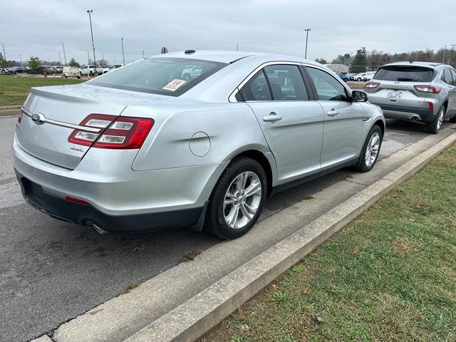 2018 ford taurus sel