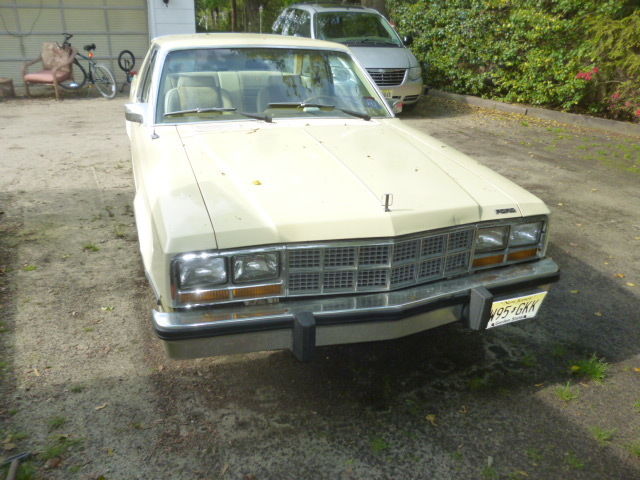 1979 ford fairmont futura, beautiful,, solid, low miles. drive anywhere!