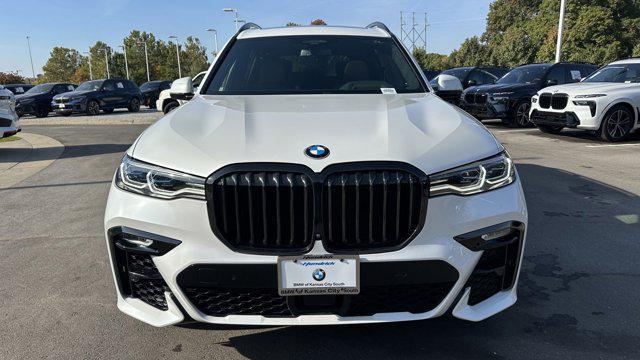 2021 bmw x7 m50i