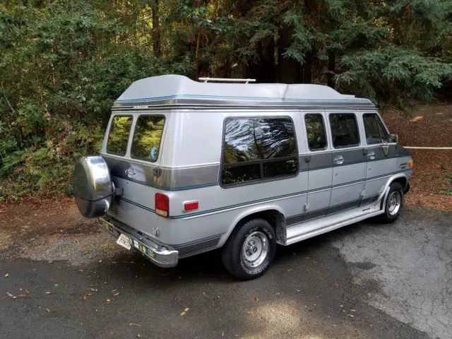 rare 1986 chevy g20 conversion van - low reserve