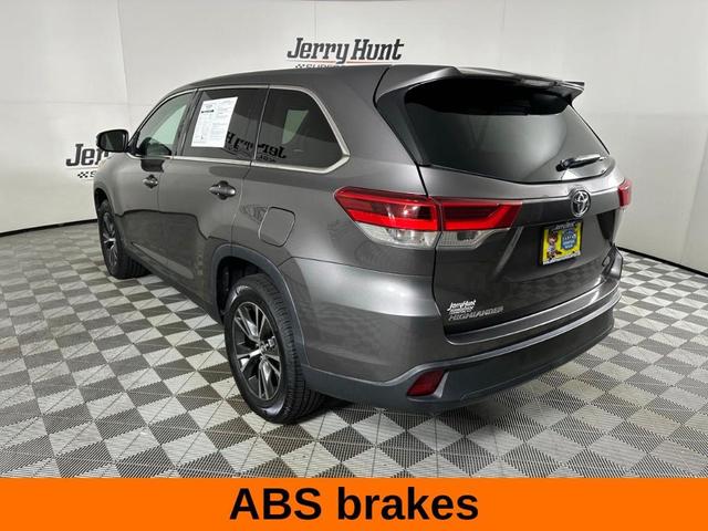 2019 toyota highlander le
