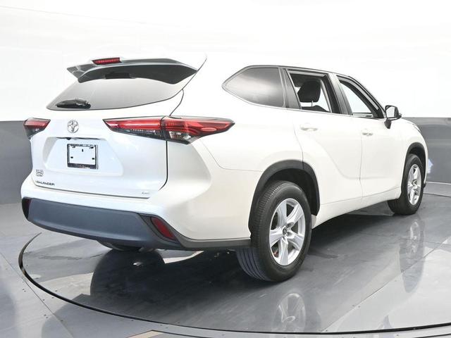 2021 toyota highlander le