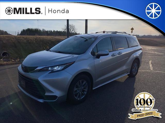 2022 toyota sienna le