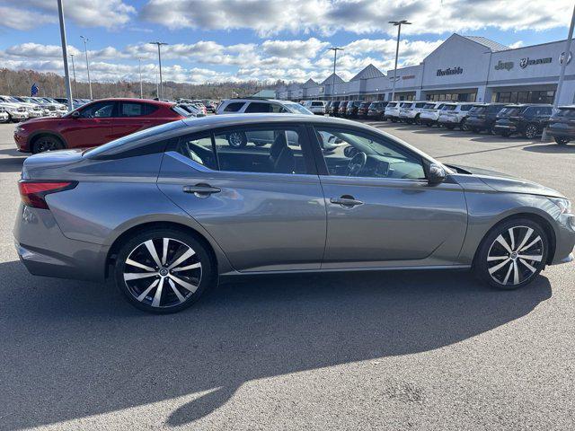 2022 nissan altima sr fwd
