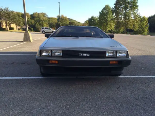 1982 delorean dmc-12 low miles, manual trans, runs and looks great