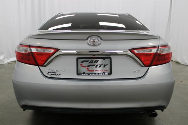 2016 toyota camry se