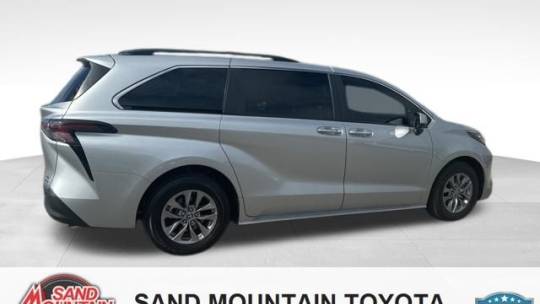 2023 Toyota Sienna xle