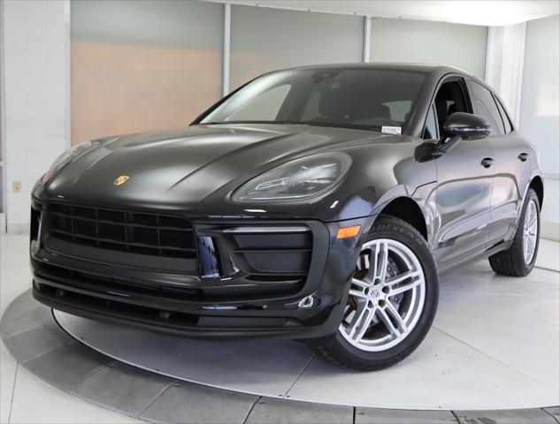 2022 porsche macan base
