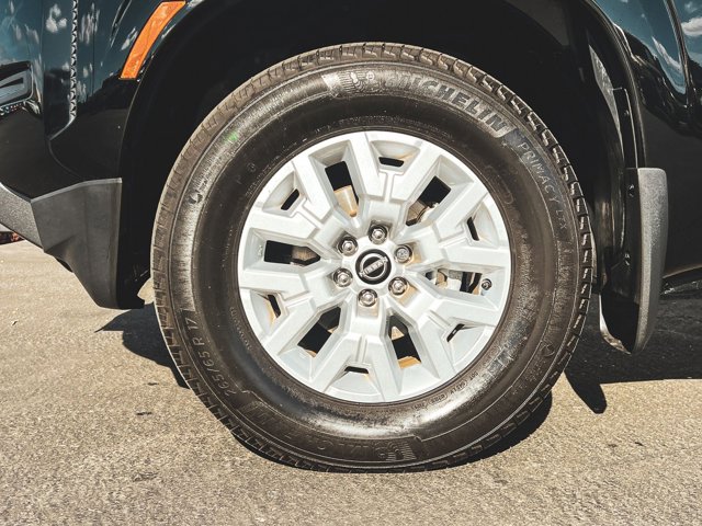 2022 nissan frontier sv