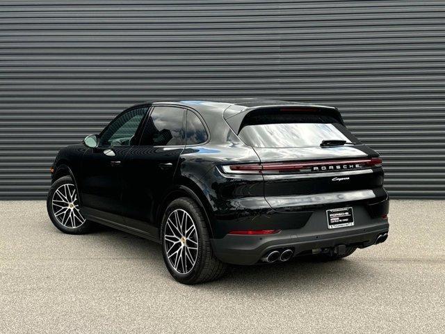 2024 porsche cayenne base