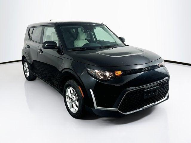 2023 kia soul lx